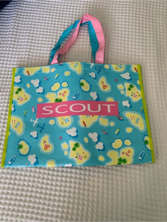 Scout Handbags - SCOUT Island Print Gift Bag NWOT